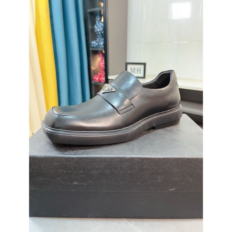 Pra*a leather shoes
